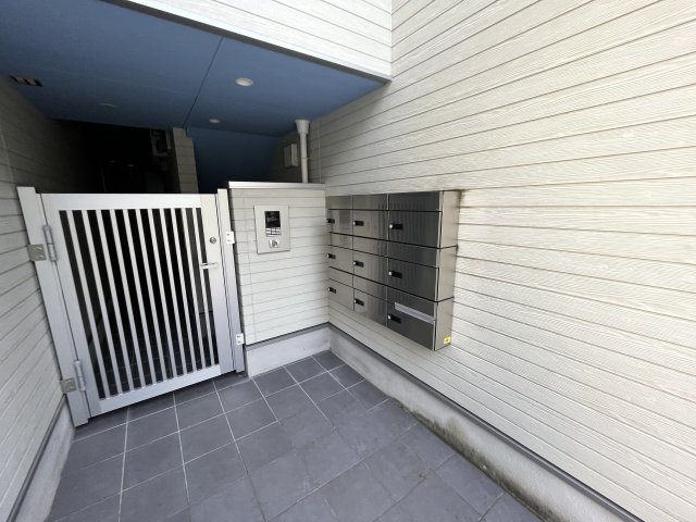【エントランス】 | ロワジール城山町