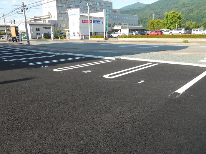 バレンタインハウス温泉町の駐車場|駐車場