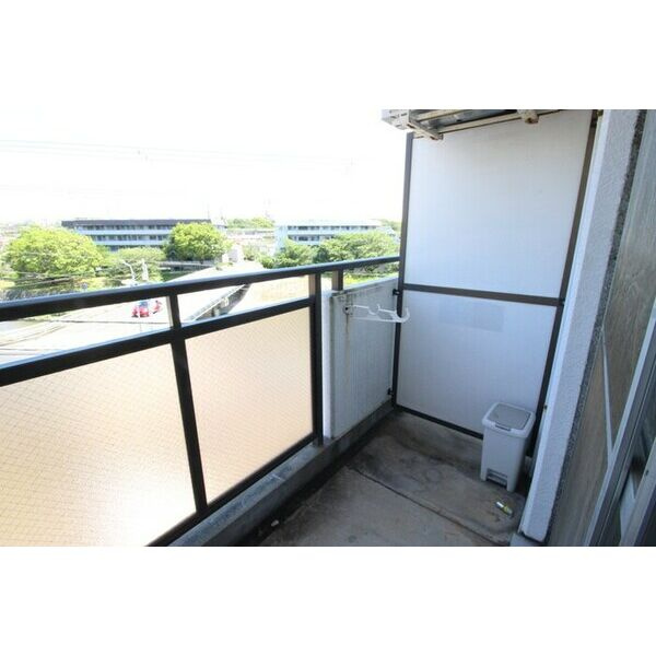 神戸市西区北別府４丁目の賃貸マンションのバルコニー