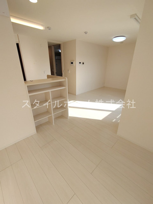 【居間・リビング】 | ル　ブレ | 別部屋写真です。