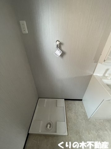 【設備】 | R's GARAGE | 室内洗濯機置き場