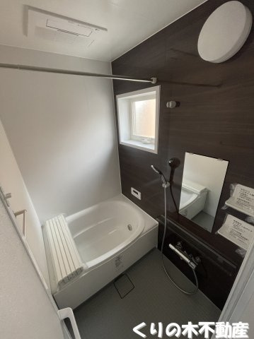 【浴室】 | R's GARAGE | 落ち着いた空間のお風呂です