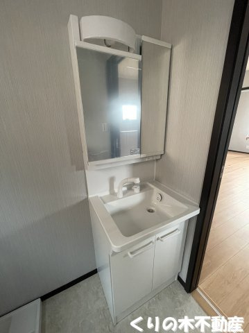 【独立洗面台】 | R's GARAGE | 独立洗面台で身支度をすべて済ませてしまいましょう