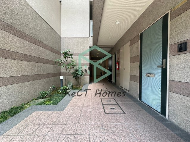 姫路市三左衛門堀東の町の賃貸マンションのエントランス