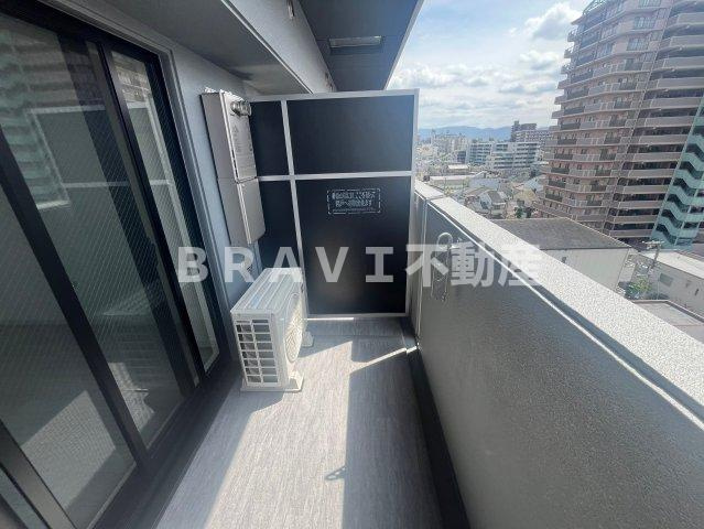 S-RESIDENCE城東SEVER　BRAVI不動産のバルコニー|外からの目が気にならないバルコニーで洗濯物が干せます