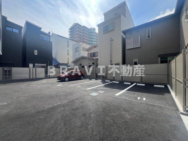 S-RESIDENCE城東SEVER　BRAVI不動産の駐車場|駐車場があります