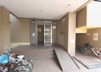 【エントランス】 | アルタイル平和台 | きれいに整備されたエントランスです(^^)/