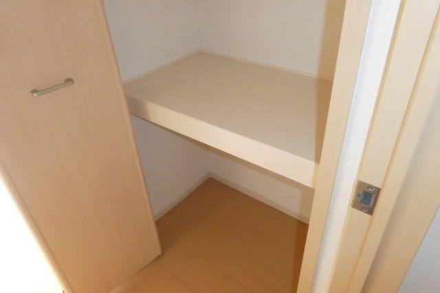 プラシードＡの収納|廊下収納