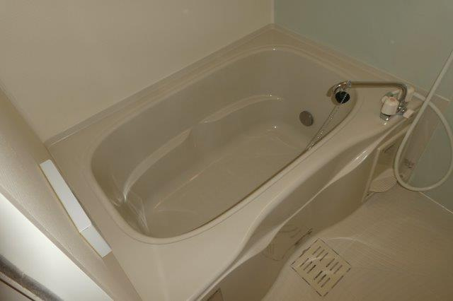 プラシードＡの浴室