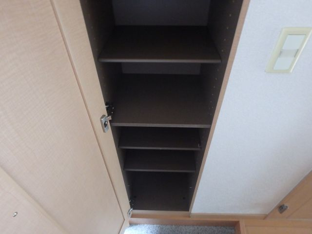 グランデージ長田東の収納