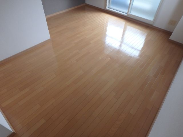 グランデージ長田東の洋室