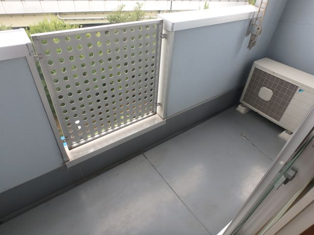 グランデージ長田東のバルコニー