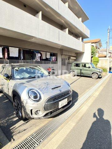 ユアーズの駐車場