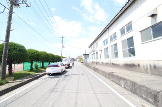 【前面道路含む現地写真】