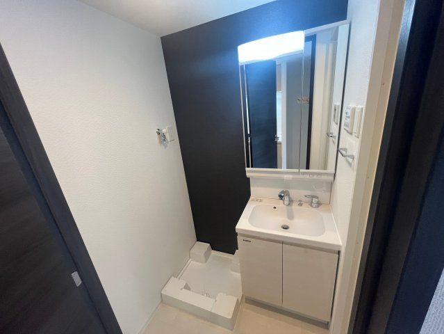 ファーストフィオーレ大阪城イーストの洗面所|広い洗面スペース