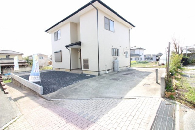 【前面道路含む現地写真】 | 太田市上強戸　中古戸建 | 前面道路含む現地写真です