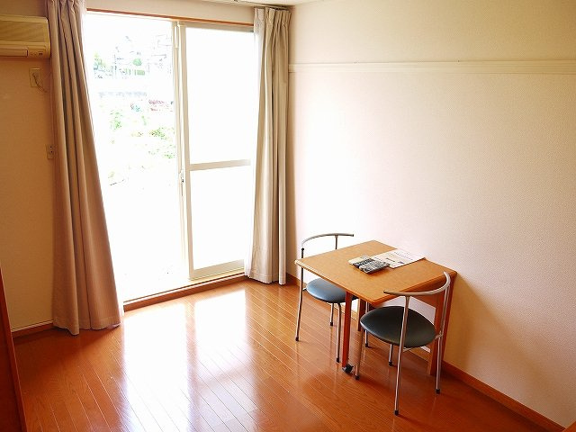 レオパレスｆｒｉｅｎｄｓの居間・リビング|ゆったりとしたリビングです