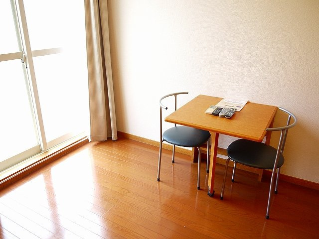 レオパレスｆｒｉｅｎｄｓの居間・リビング|おしゃれなリビングです