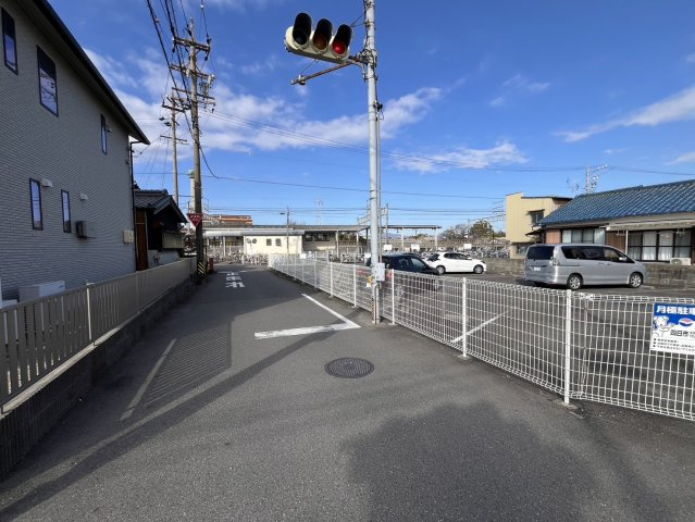 四日市市楠町南川 売土地 の前面道路含む現地写真
