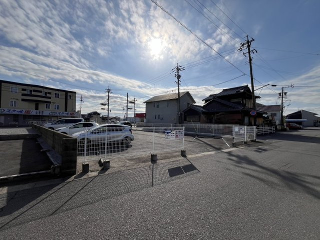 四日市市楠町南川 売土地 の前面道路含む現地写真