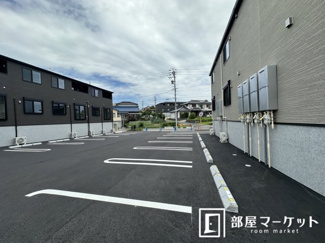 【駐車場】