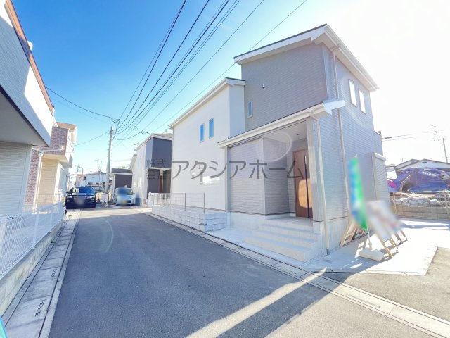 入間市扇台6丁目・全5棟　新築一戸建　4号棟　～全室南西向き～の前面道路含む現地写真