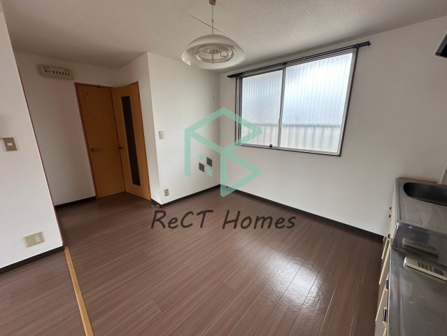 姫路市飾磨区清水２丁目の賃貸マンションの居間・リビング