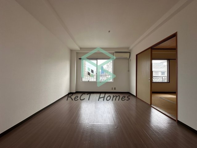 姫路市飾磨区清水２丁目の賃貸マンションの居間・リビング