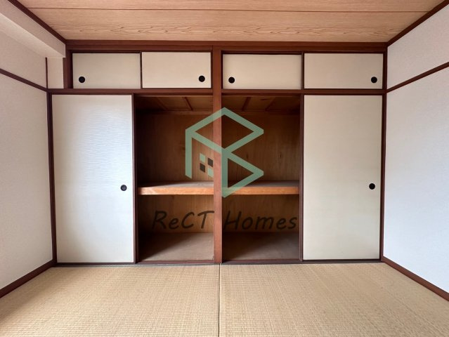 姫路市飾磨区清水２丁目の賃貸マンションの収納