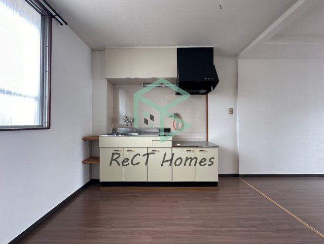 姫路市飾磨区清水２丁目の賃貸マンションの居間・リビング