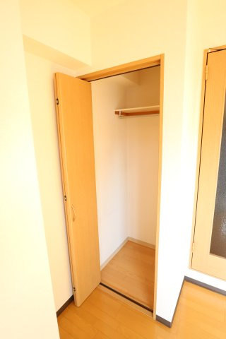 大阪市都島区都島南通１丁目の賃貸マンションの収納