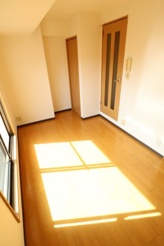 大阪市都島区都島南通１丁目の賃貸マンションの居間・リビング