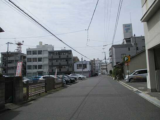 【前面道路含む現地写真】