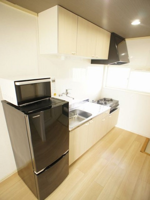 【設備】 | メゾン・ド・シアン | 電子レンジ・冷蔵庫・ガスコンロ付きです☆