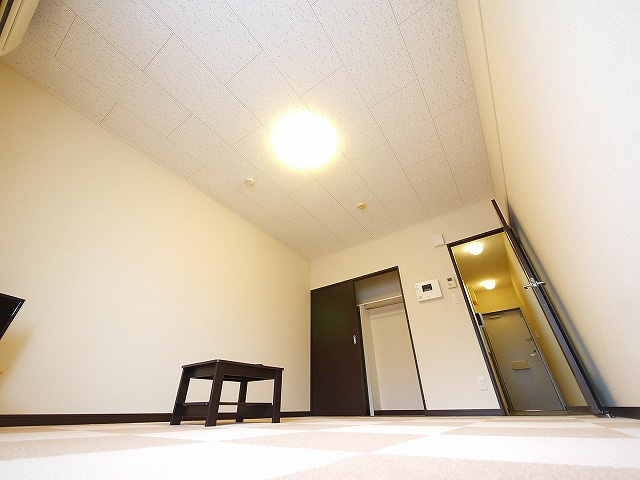 レオネクストビー　シェルの洋室|ゆったりした洋室です