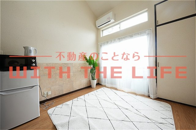 プライマリー合川C棟【キャッシュバック対象物件】の居間・リビング|おしゃれな居間です