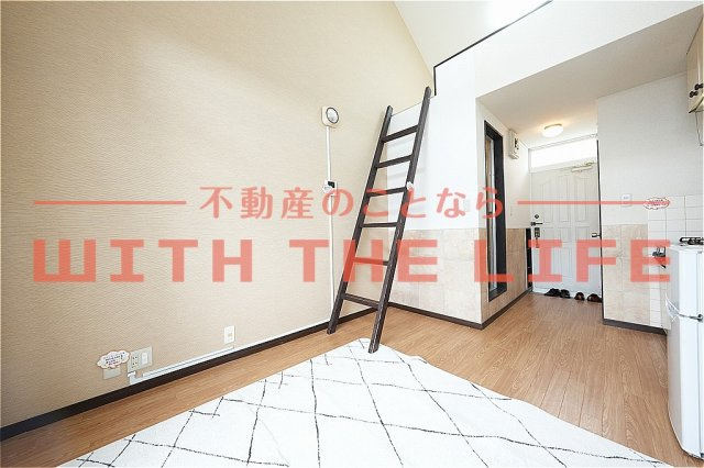 プライマリー合川C棟【キャッシュバック対象物件】の洋室|広々とした洋室です