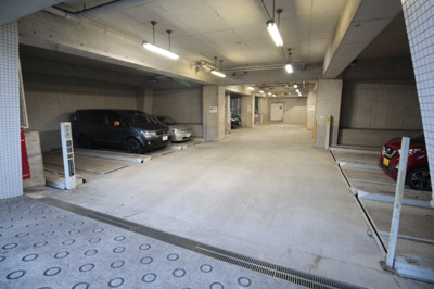 【駐車場】 | 千葉本町スカイマンション | 駐車場