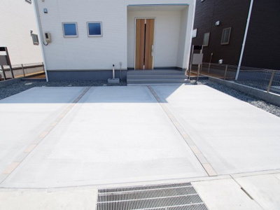 【駐車場】 | Livele Garden.S　森合丹波谷地　3号棟 | 並列駐車可能です◎車での移動に便利です♪