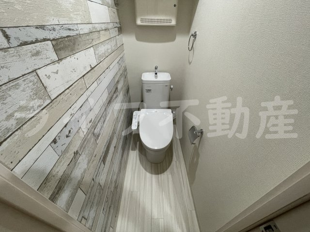 フジパレス花園Ⅱ番館のトイレ|落ち着いた色調のトイレです