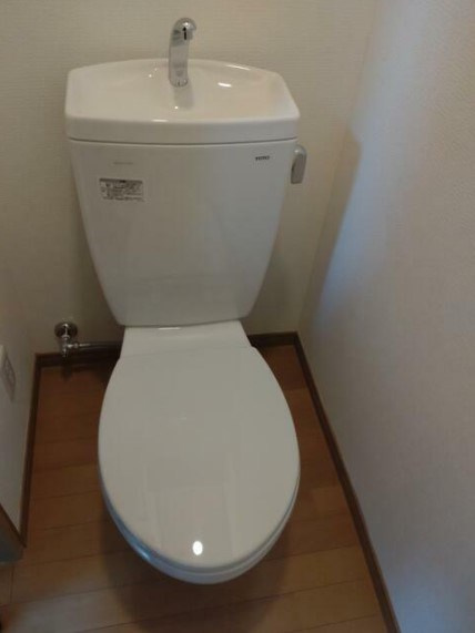 中野区大和町２丁目のアパートのトイレ