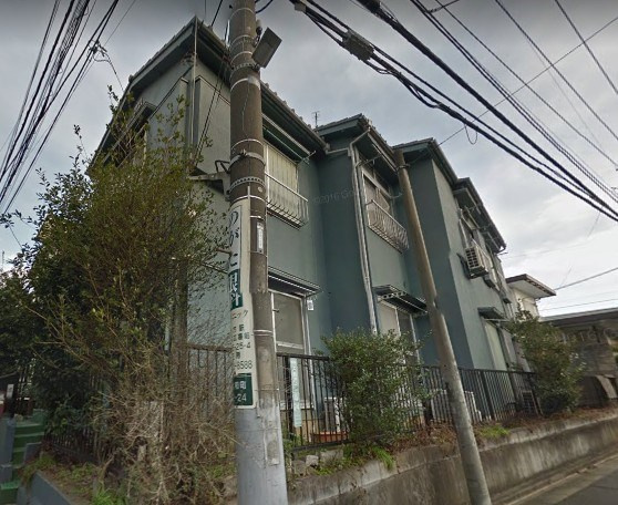 中野区大和町２丁目のアパートのエントランス