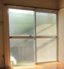 中野区大和町２丁目のアパートのバルコニー