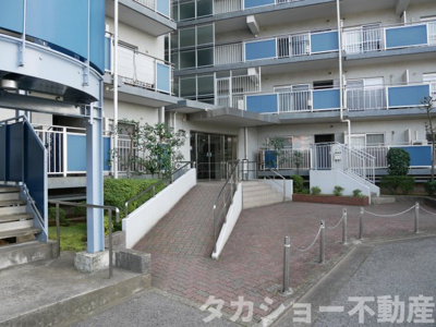 【エントランス】 | 第五稲毛ハイツ | 落ち着いたエントランスです