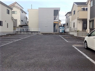 レオパレスライラックハウスの駐車場|画像9