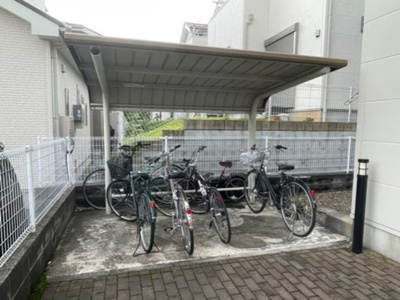 【駐車場】 | レオパレスライラックハウス | 画像4
