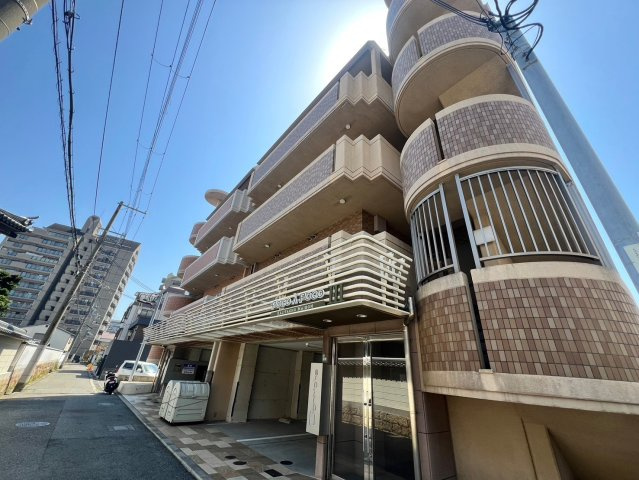 ポコアポコ明石鍛冶屋町Ⅲ番館の外観