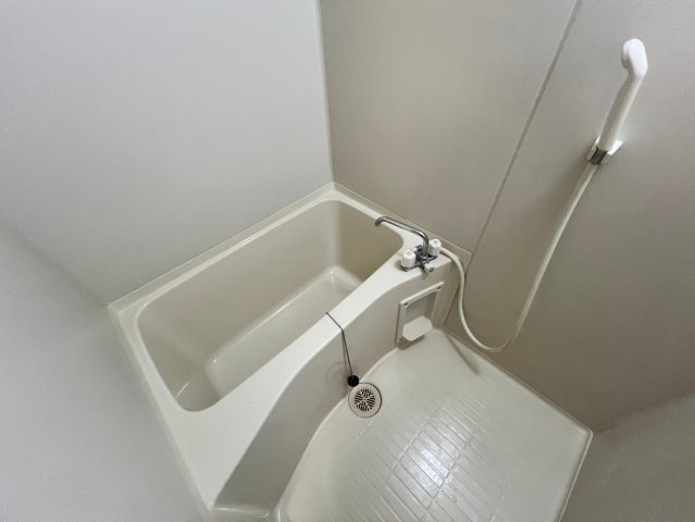 ポコアポコ明石鍛冶屋町Ⅲ番館の浴室