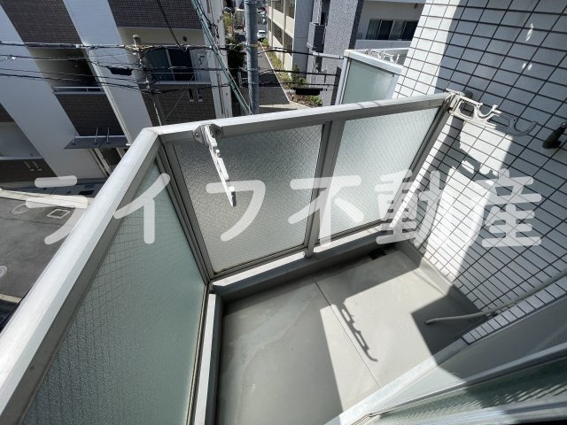 アールエス菱屋西のバルコニー