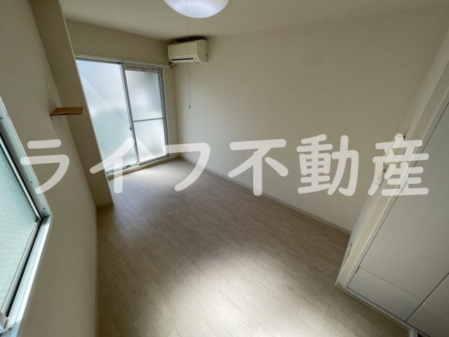 アールエス菱屋西の内装